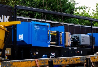 Kornelis welcomes three brand-new injection molding machines